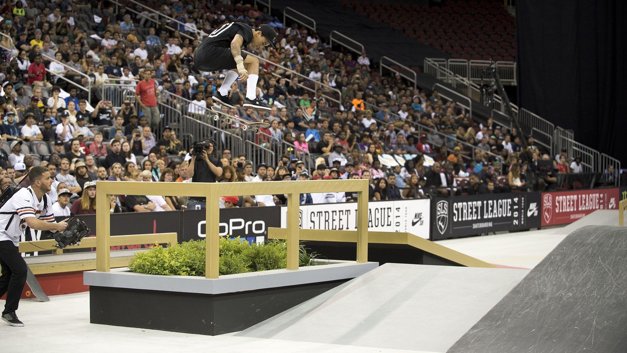 2050x1160 Nyjah Huston wins 2014 SLS Nike SB Super Crown World Championship, Desktop