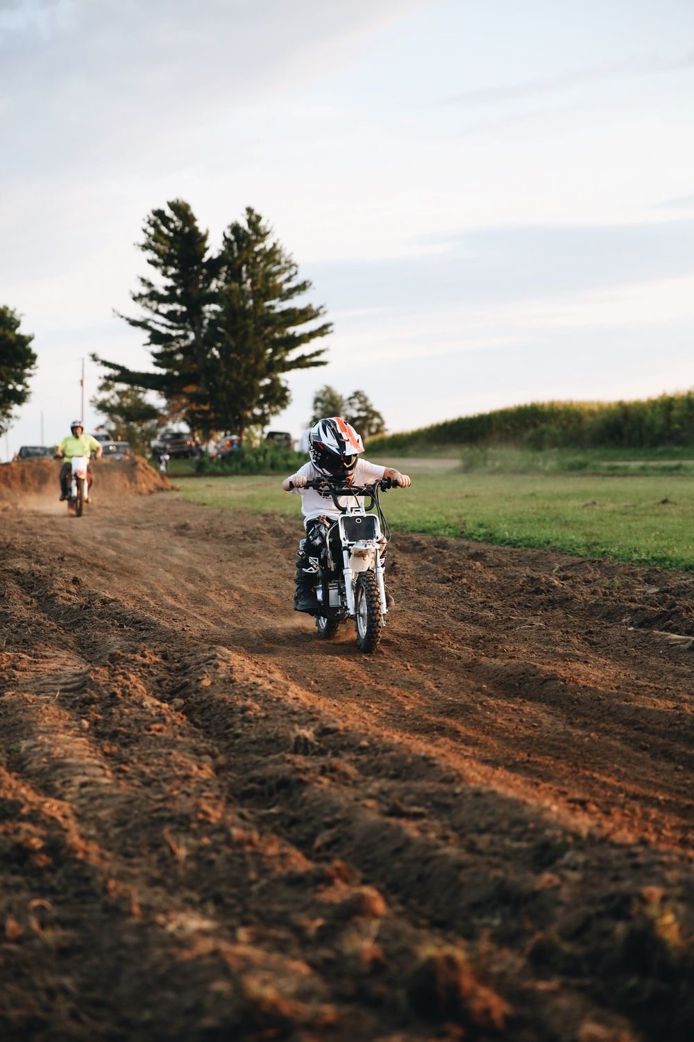 1000x1500 Dirt Bike Wallpaper: Free HD Download [HQ], Phone