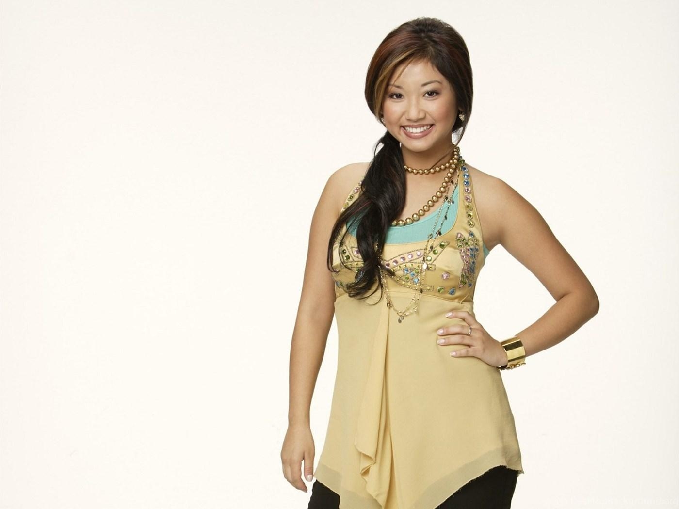 1400x1050 Brenda Song Wallpaper High Resolution And Quality Download, Desktop