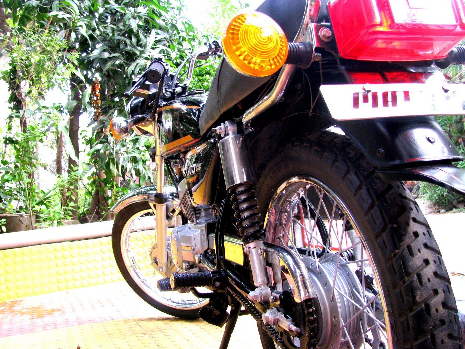 1600x1200 Yamaha Rx100 Rear View Rx 100 Wallpaper Download, Desktop