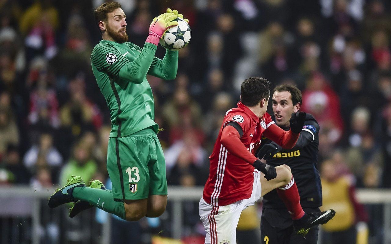 1280x800 Atletico keeper Oblak out with dislocated shoulder, Desktop