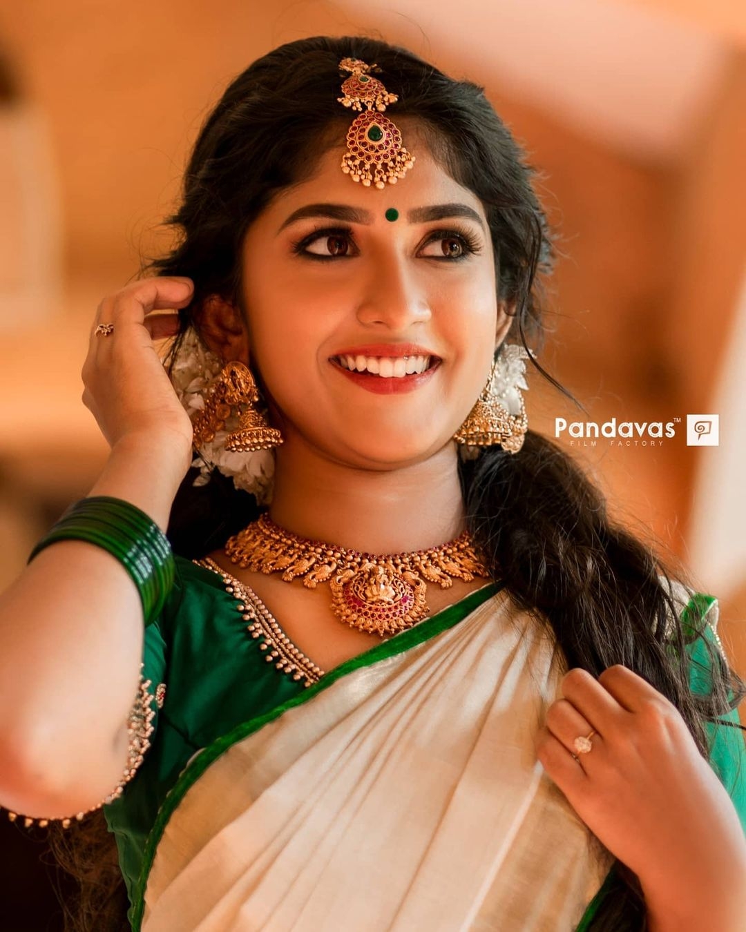 1080x1350 Gorgeous Malayalam Model Kalyani Anil Traditional Photohoot, Phone