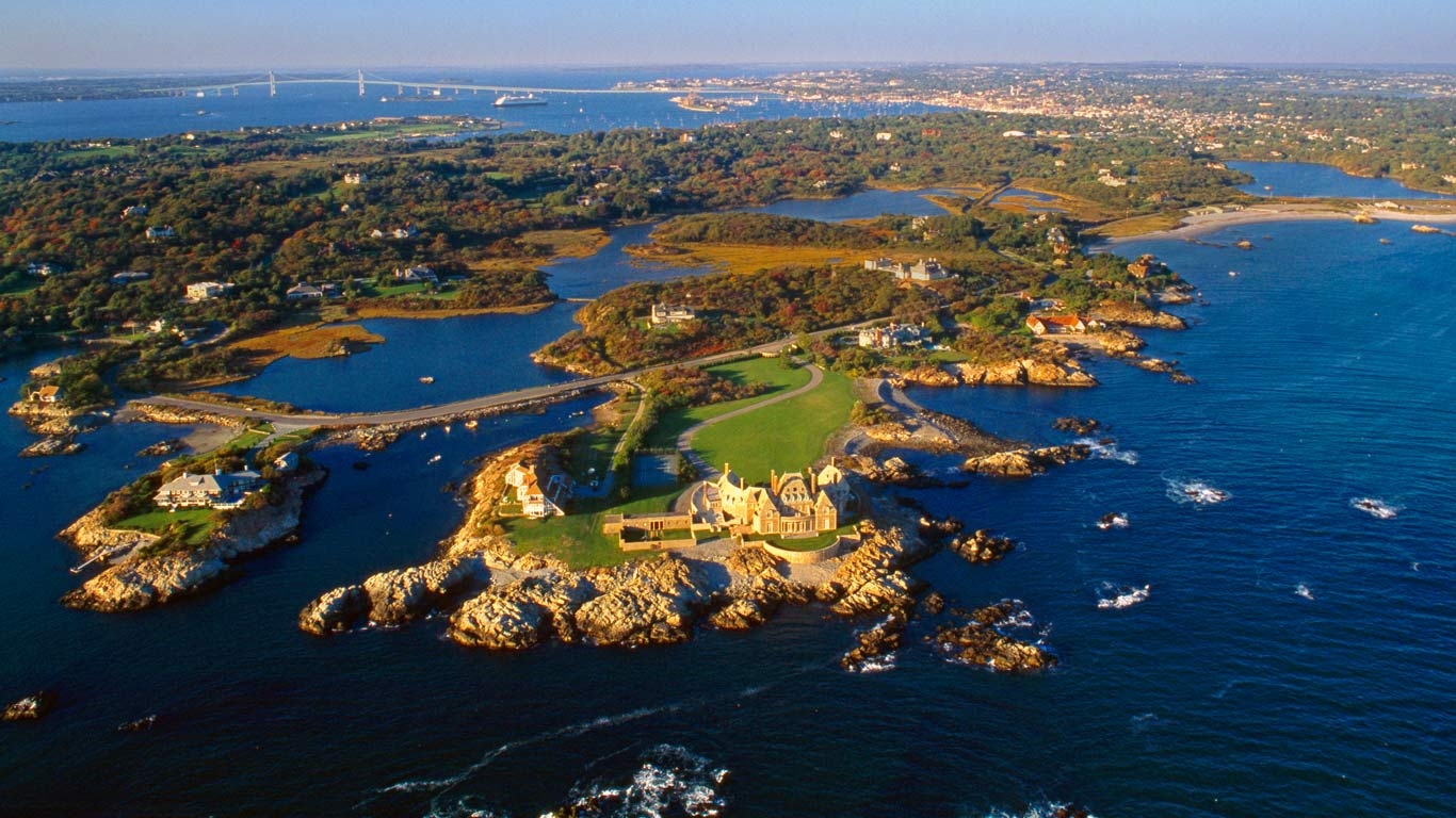 1370x770 Aerial view of Ocean Drive in Newport, Rhode Island wallpaper, Desktop