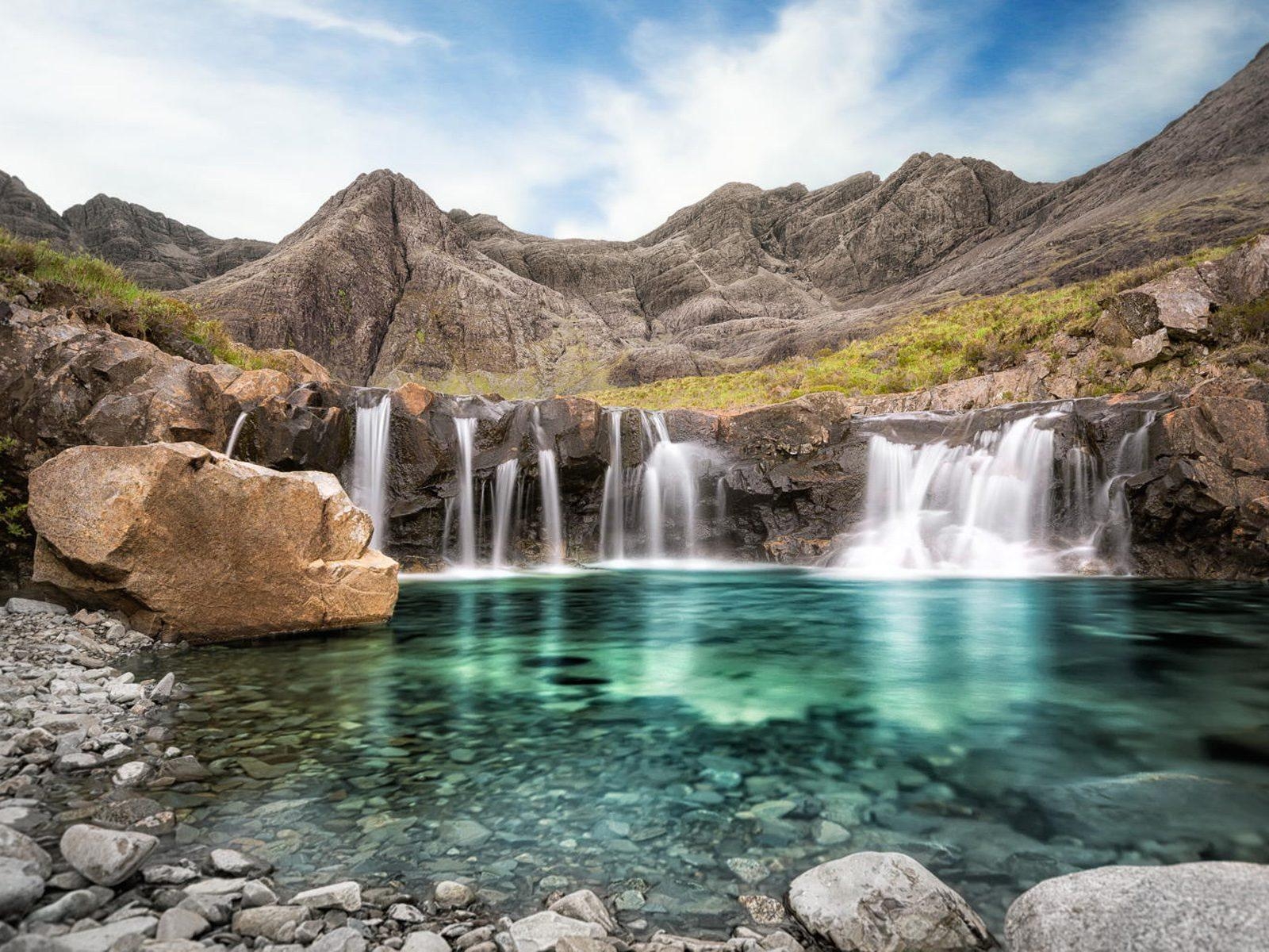 1600x1200 Fairy Pools Isle Of Skye In Scotland Wallpaper, Wallpaper13.com, Desktop