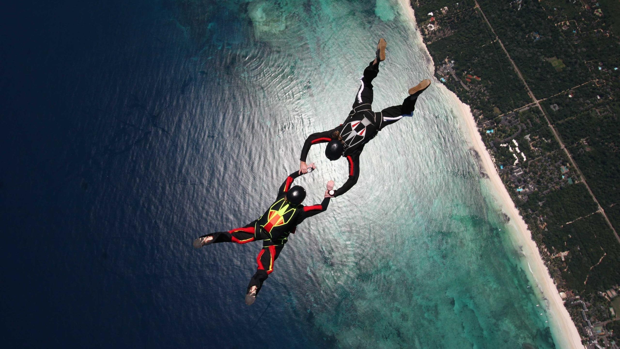 2560x1440 Download wallpaper  skydivers, parachuting, stunt, Desktop