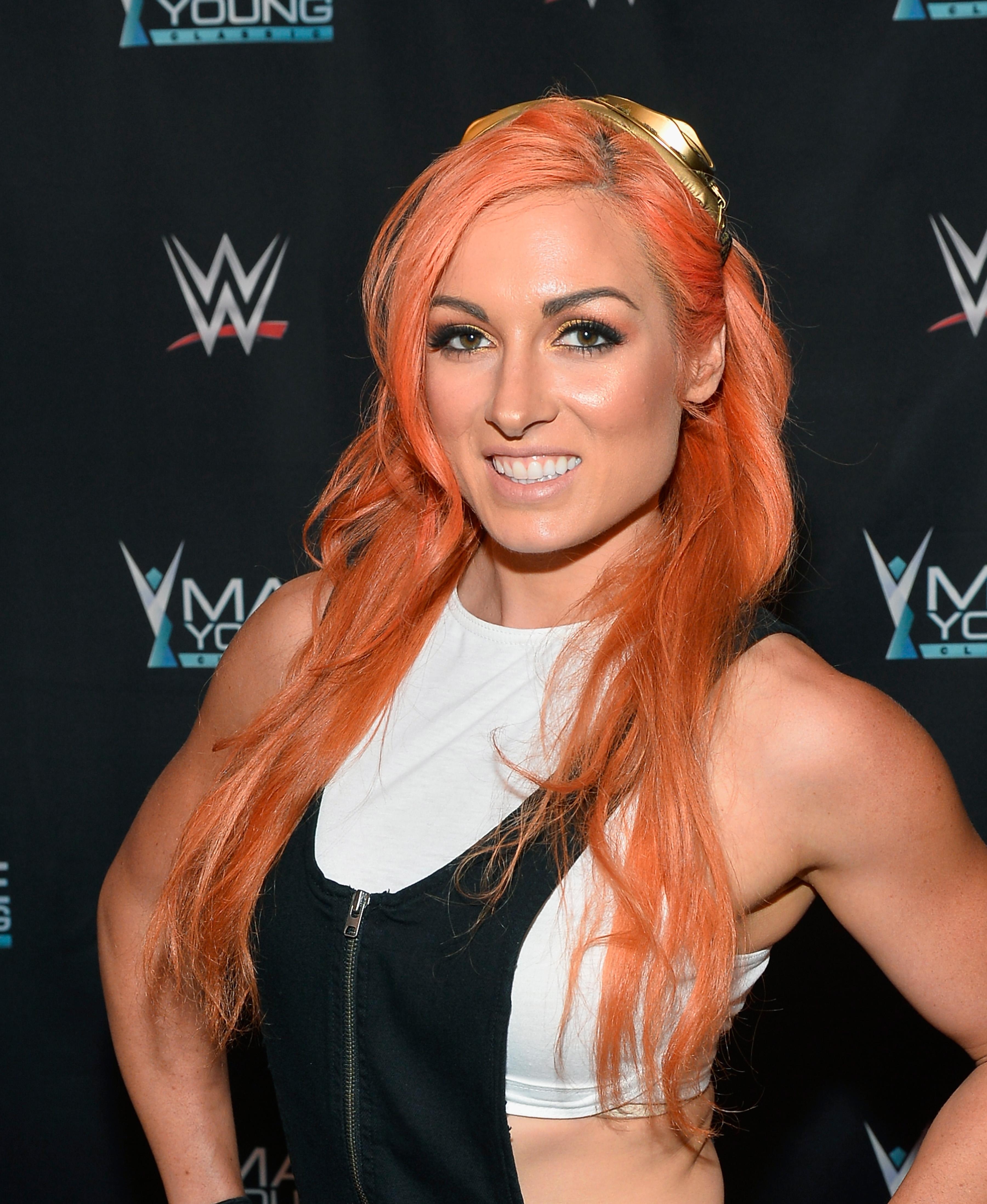 3600x4400 WWE News: Becky Lynch Continues Ronda Rousey Taunts, Pokes Fun, Phone