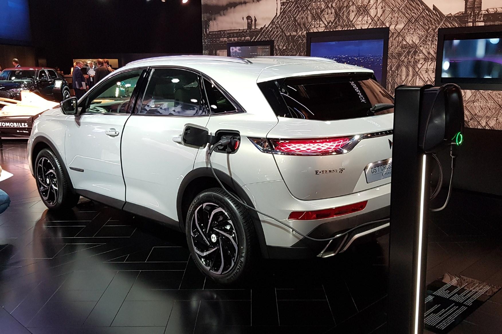 1760x1170 DS7 Crossback E Tense Hybrid Breaks Cover At Paris Show, Desktop