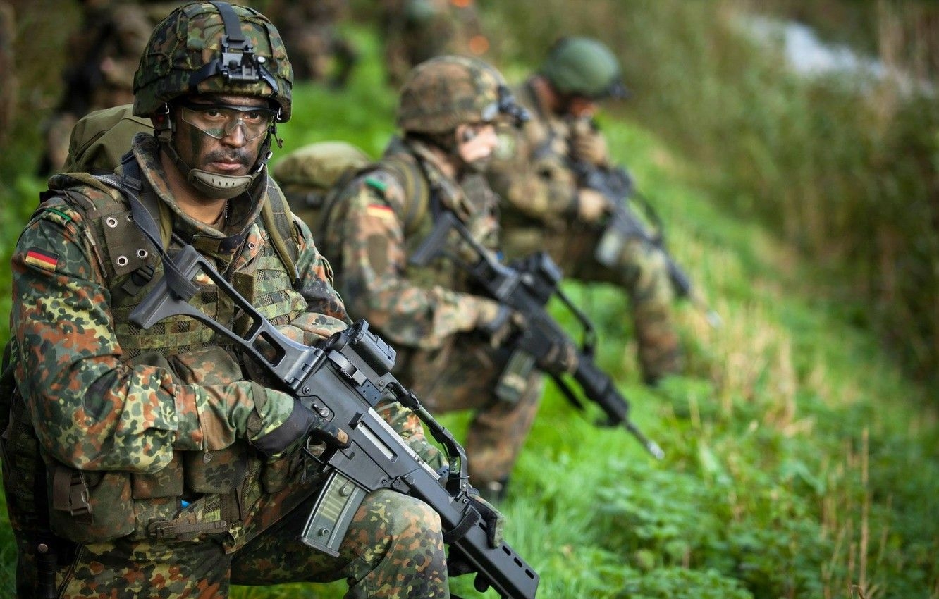 1340x850 Wallpaper weapons, soldiers, German Army Paratrooper image, Desktop