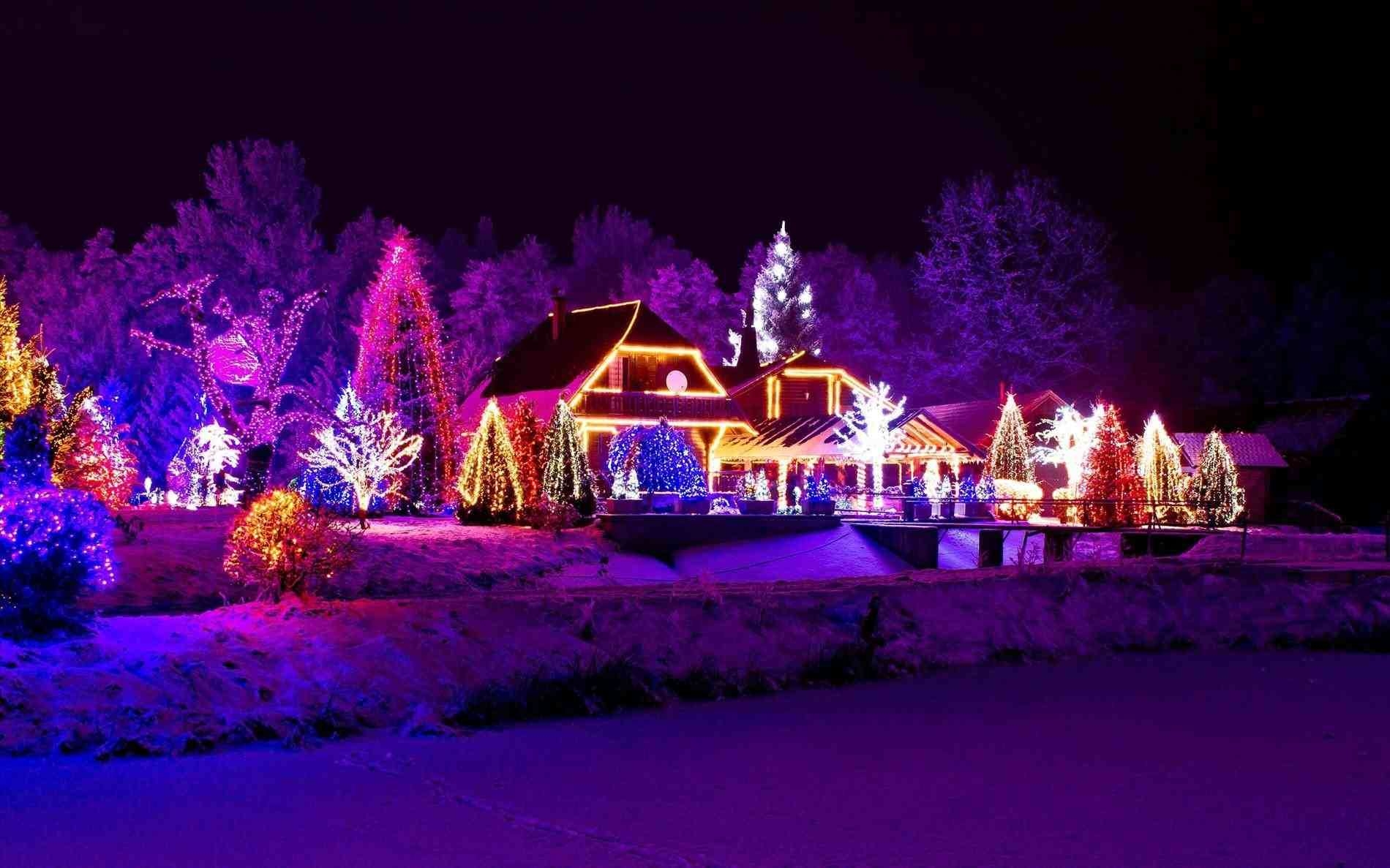 1900x1190 christmas city lights wallpaper.site. Christmas house lights, Christmas live wallpaper, Xmas lights, Desktop