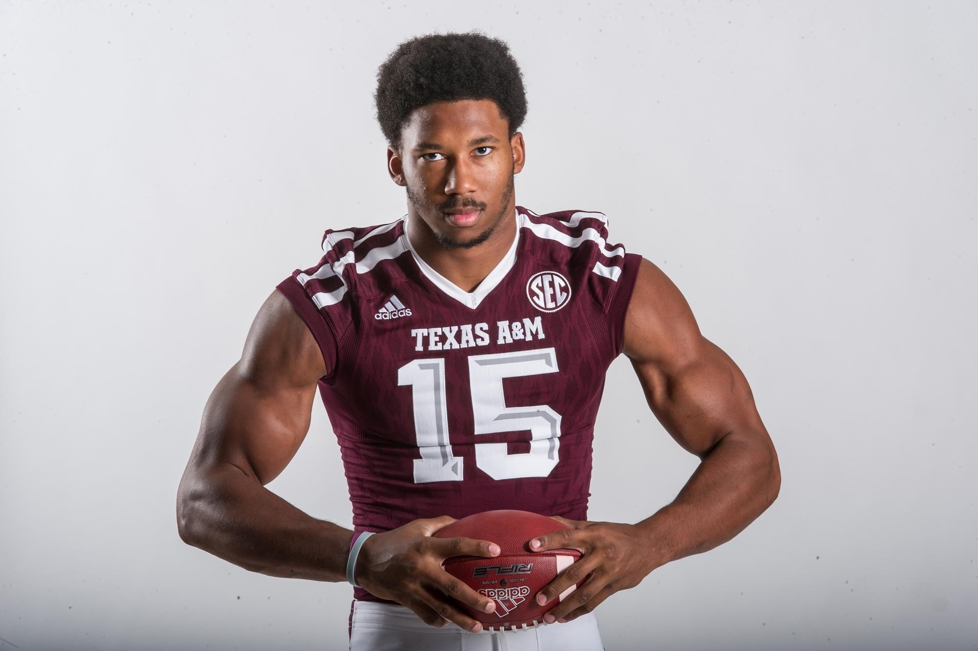 2000x1340 Images: Myles Garrett, Desktop