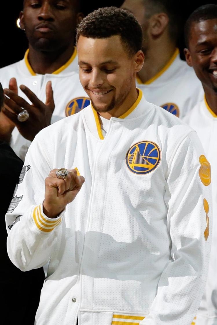 750x1130 Stephen Curry lights up Pelicans for Warriors win opener, Phone