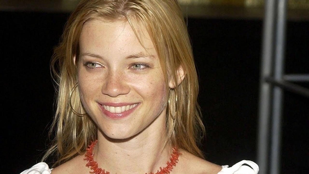 1280x720 Amy Smart Wallpaper 21 X 1000, Desktop