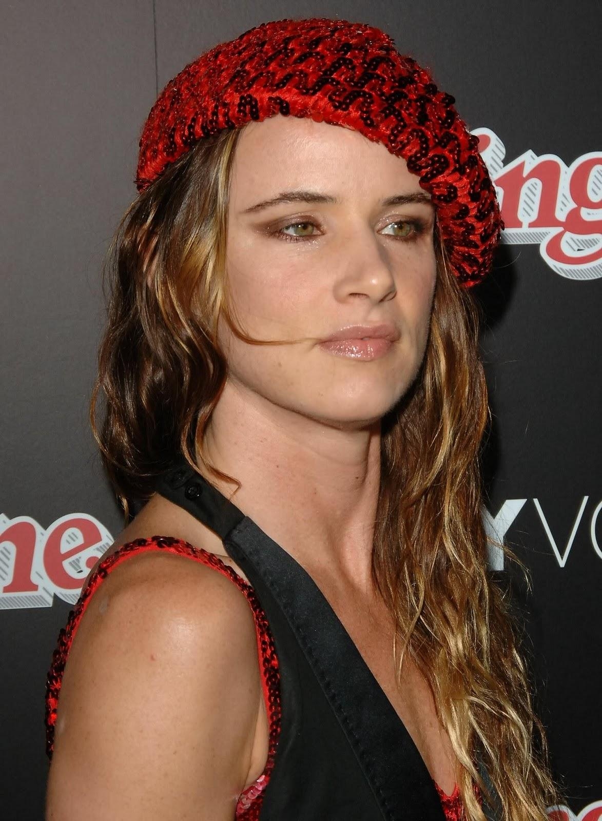 1180x1600 Great Celebrity Wallpaper: Juliette Lewis, Phone