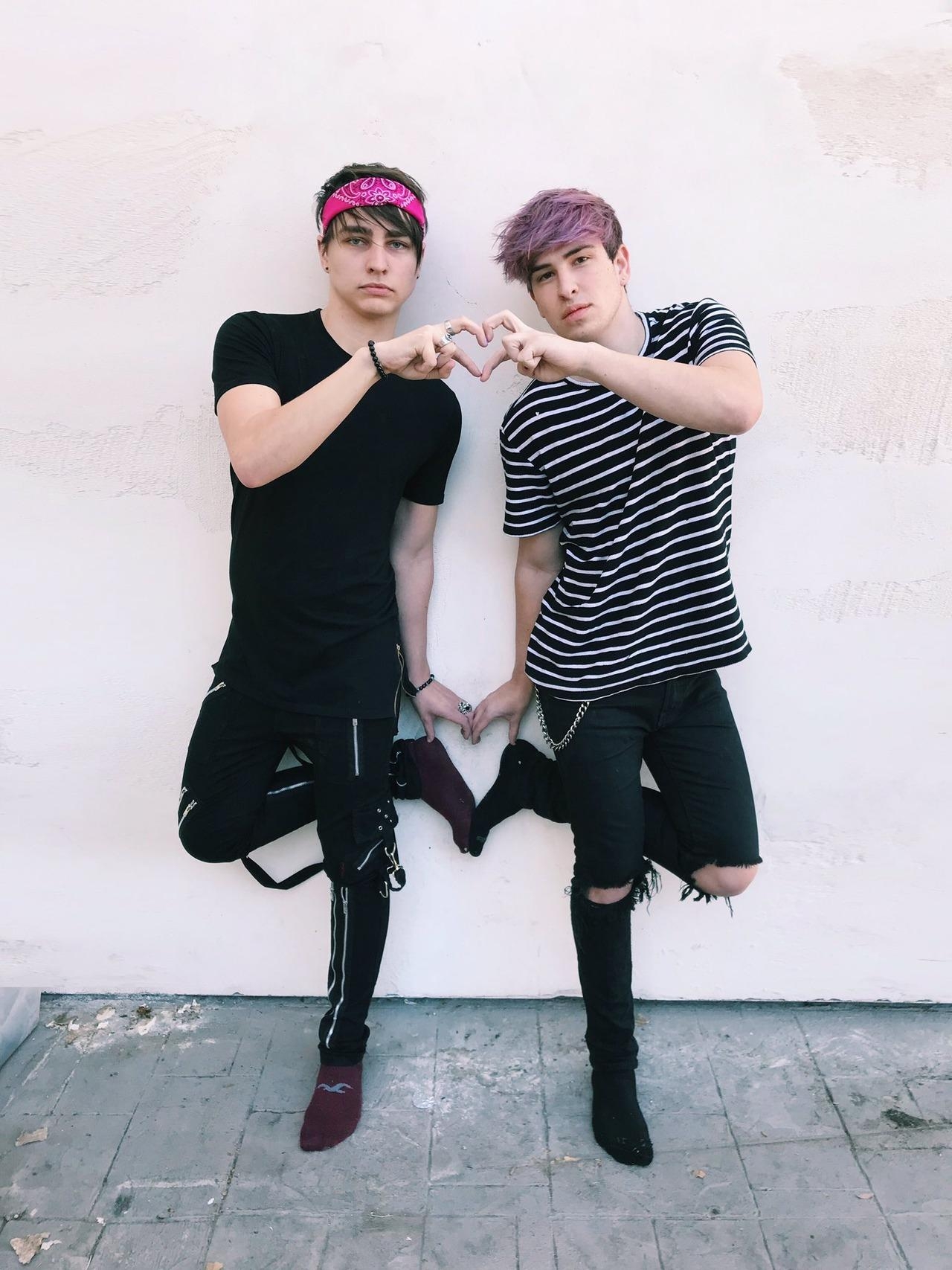 1280x1710 Wallpaper Tumblr Colby Brock, Phone