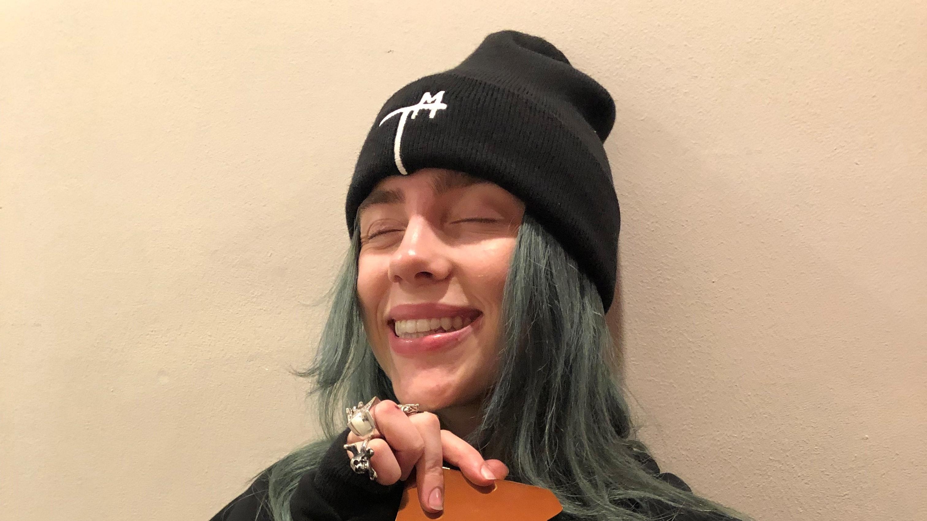 3030x1710 Billie Eilish breaks record as debut album hits top spot, Desktop