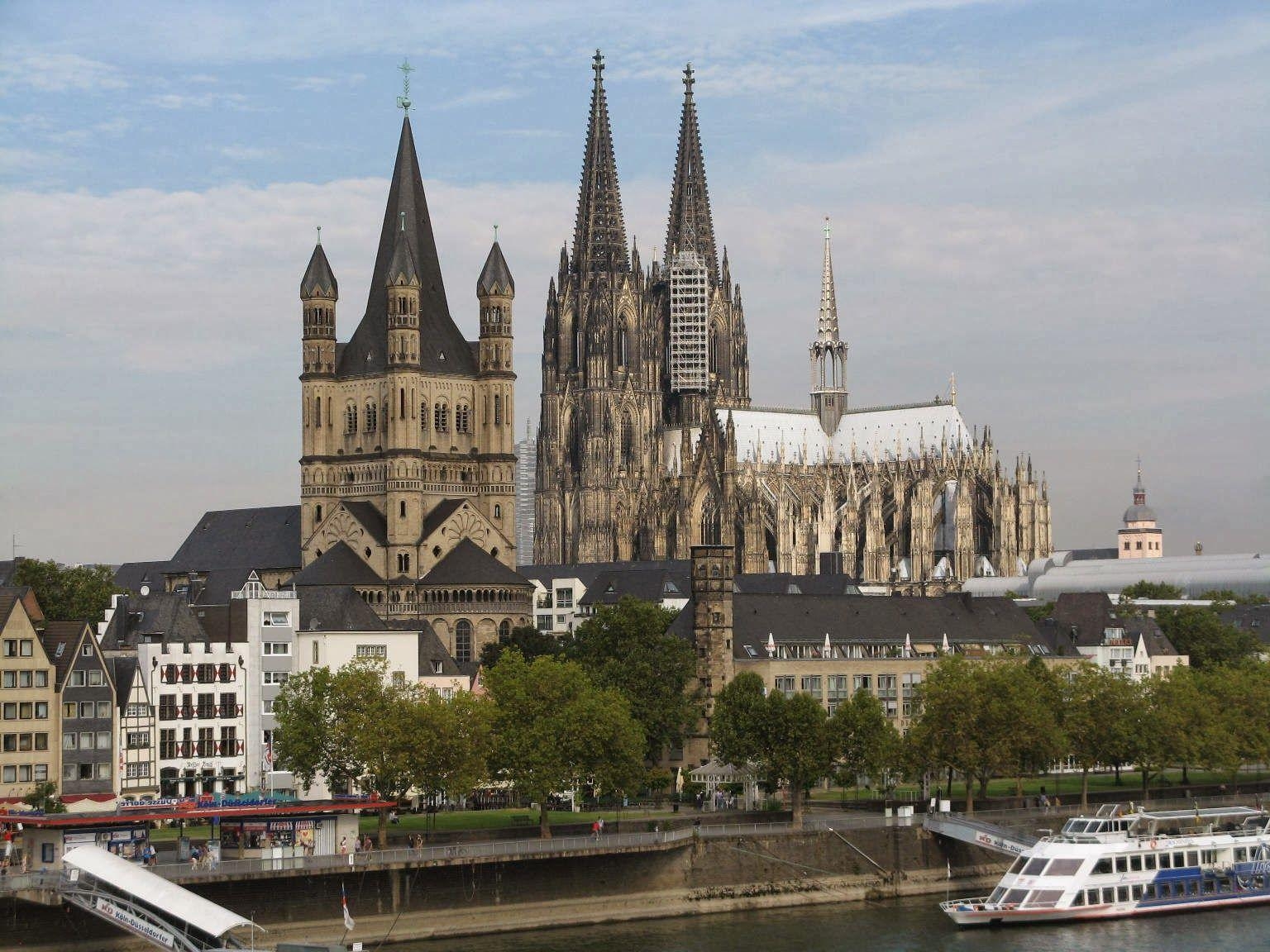 1540x1160 Beautiful background picture of Cologne, Desktop