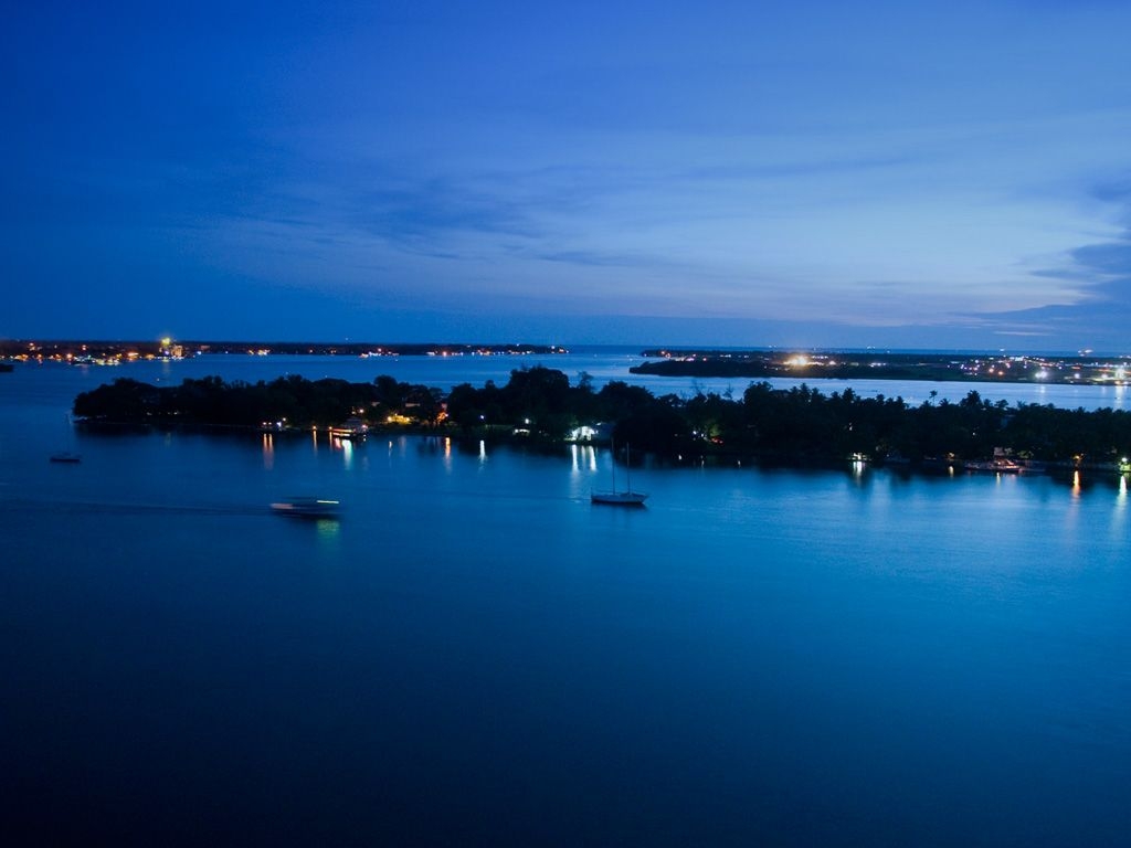 1030x770 Marine Drive, Shopping area, Ernakulam, Kerala, India, Desktop