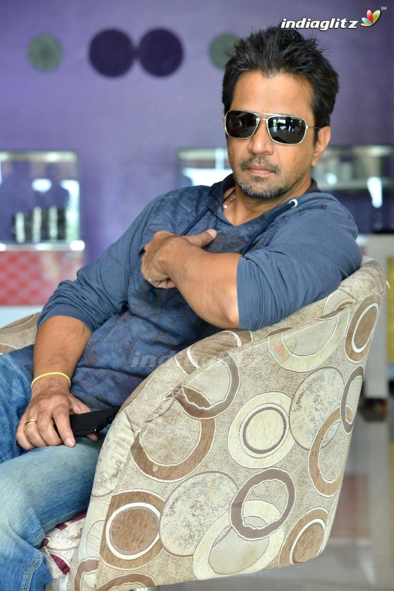 800x1200 Arjun Photo Actor photo, image, gallery, stills, Phone