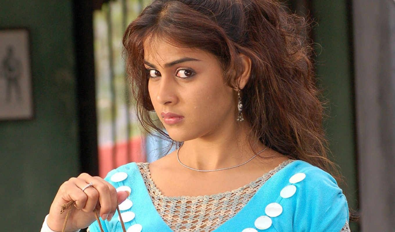 1360x800 Обои genelia, союза, free, раздел Кинозвезды, размер 1024x768 - скачать бесплатно картинку на рабочий стол и телефон, Desktop