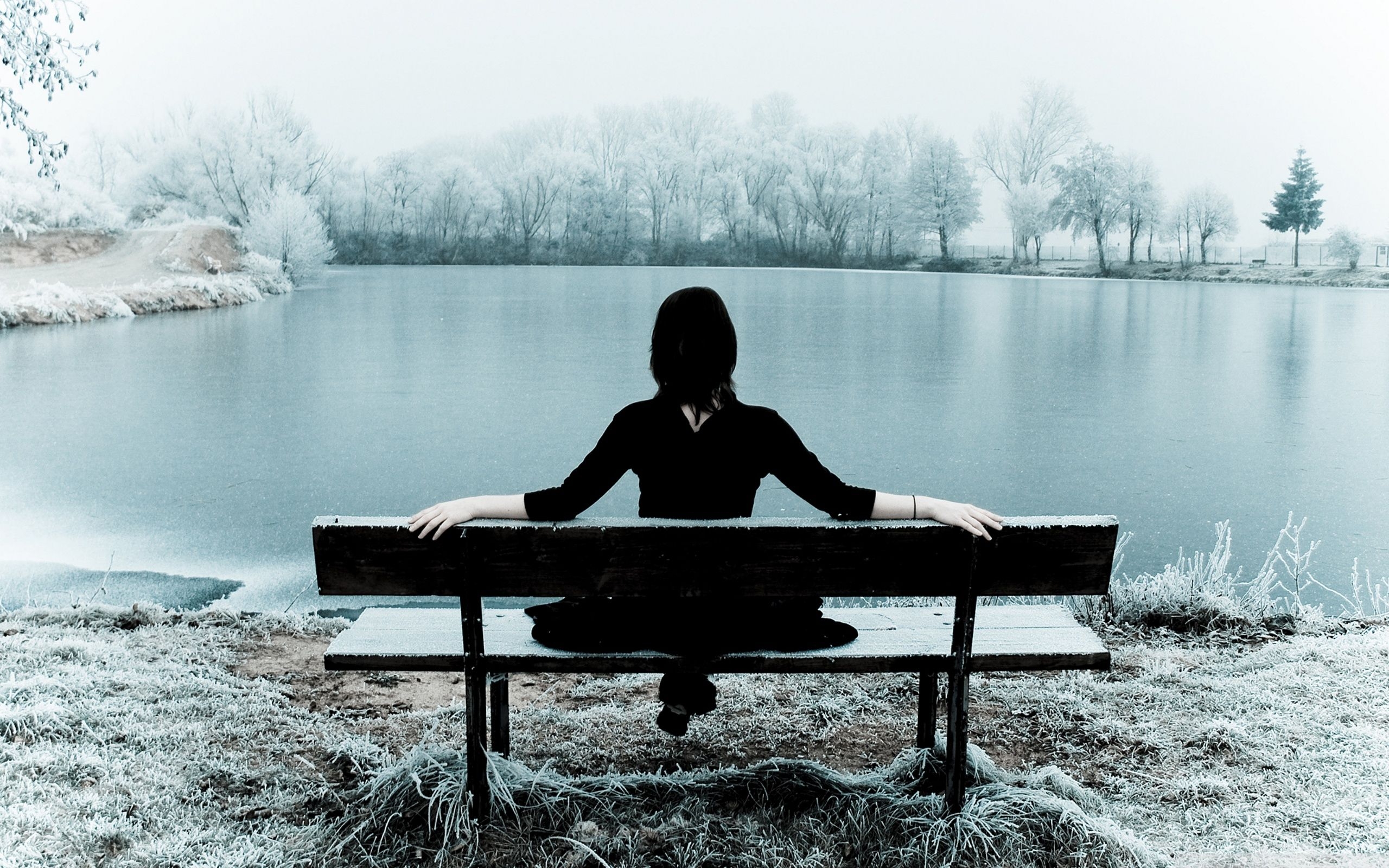 2560x1600 Download Woman Sitting Alone On A Bench UltraHD Wallpaper, Desktop