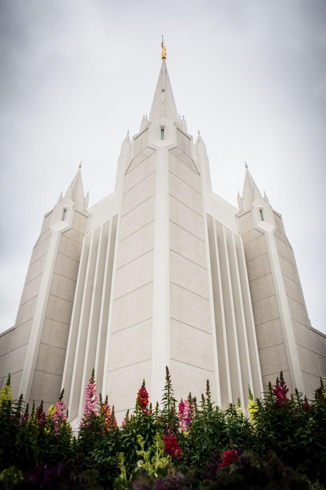 1070x1600 Mormon Temple iPhone Wallpaper Free Mormon Temple, Phone