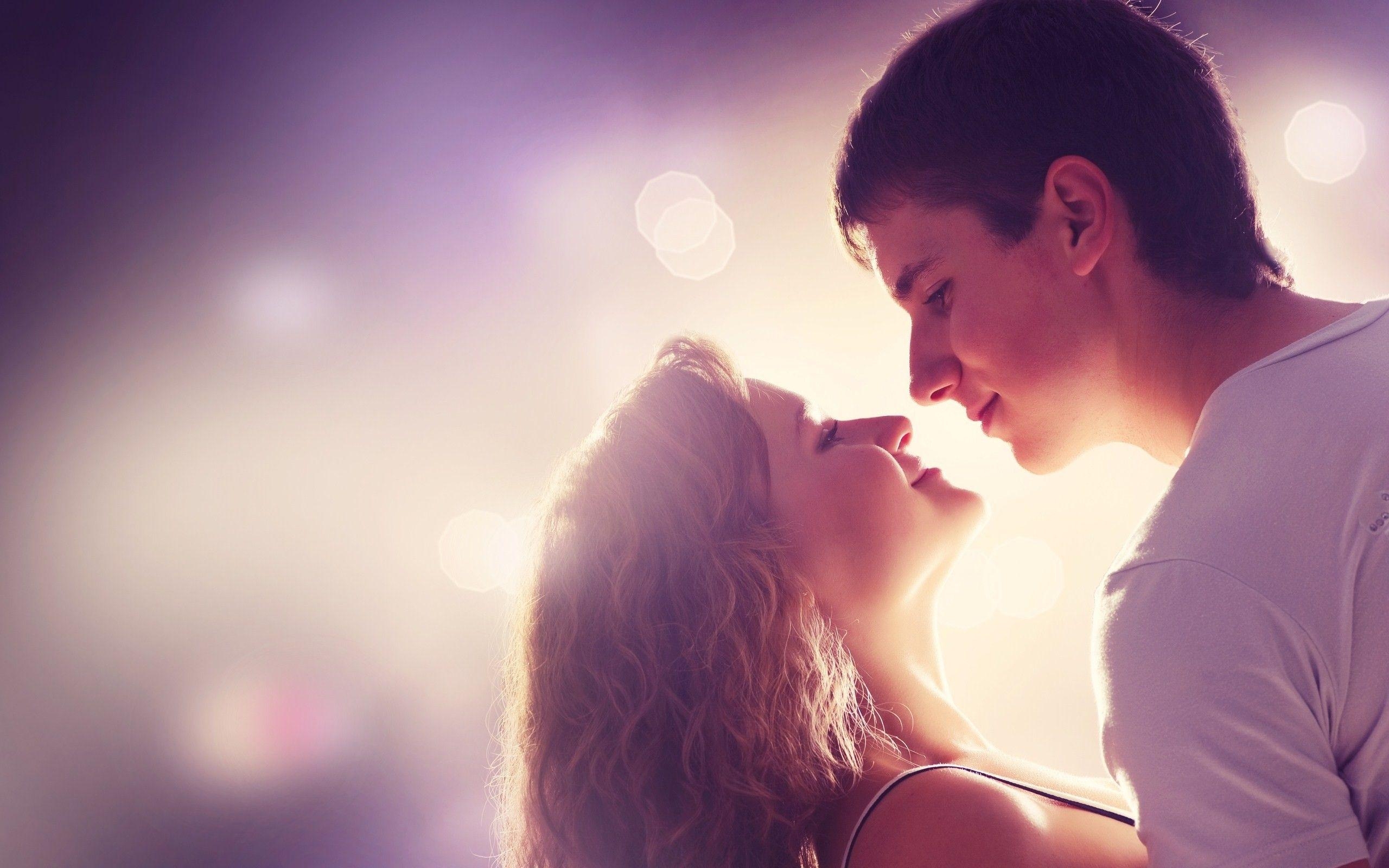 2560x1600 Boy & Girl Romantic Love Wallpaper. Current Styles With Fashion Spot, Desktop