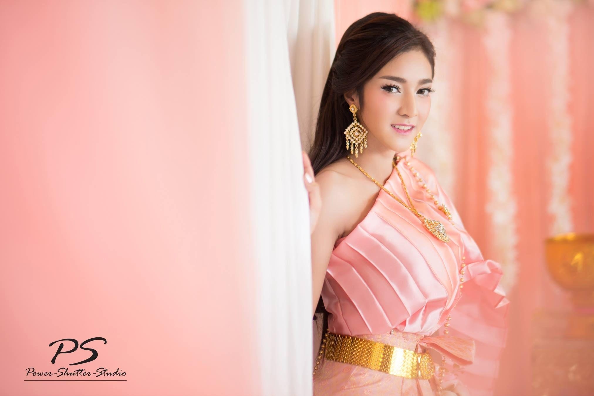 2030x1360 Download  Koko Rosjares, Thai Model, Smiling, Earring, Pink, Desktop