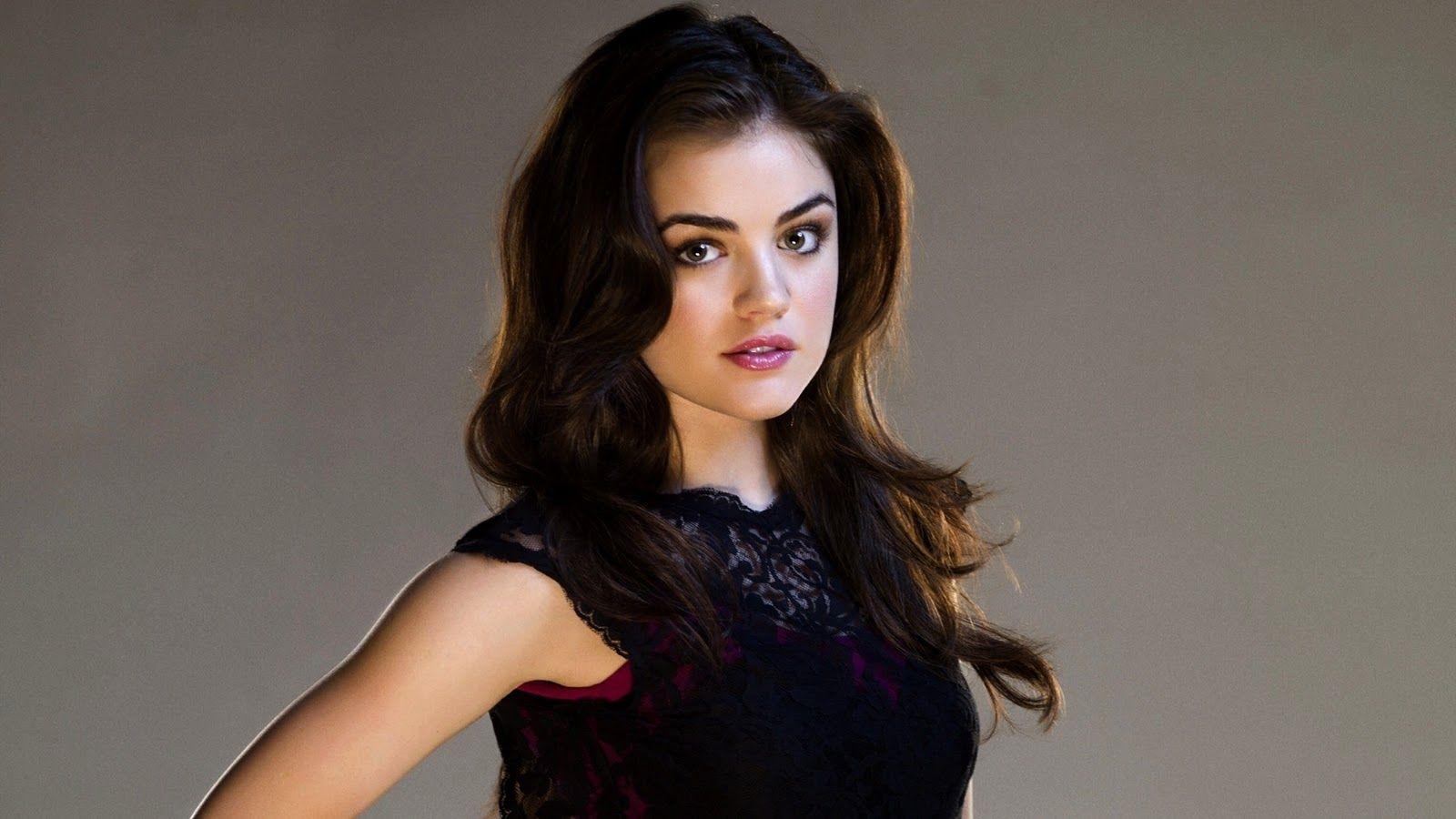 1600x900 Lucy hale, Desktop