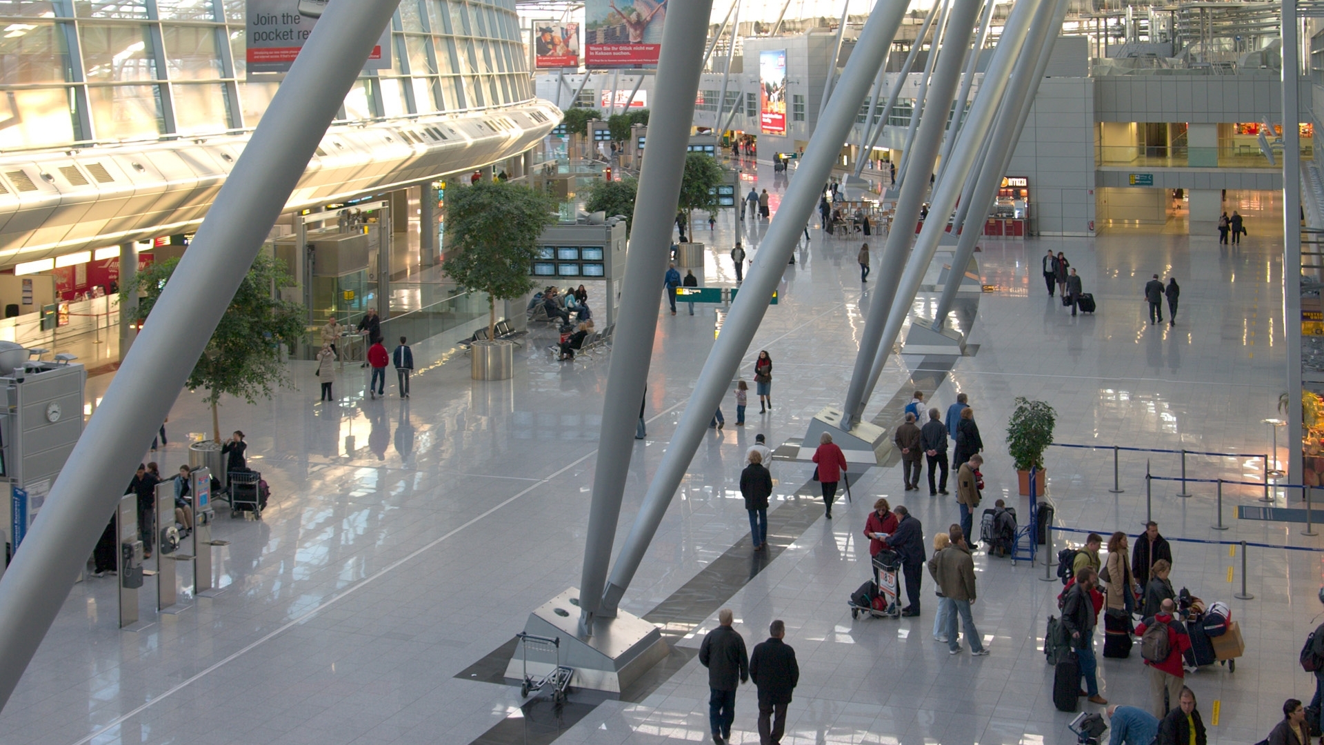 1920x1080 Inside Düsseldorf International Airport, Desktop