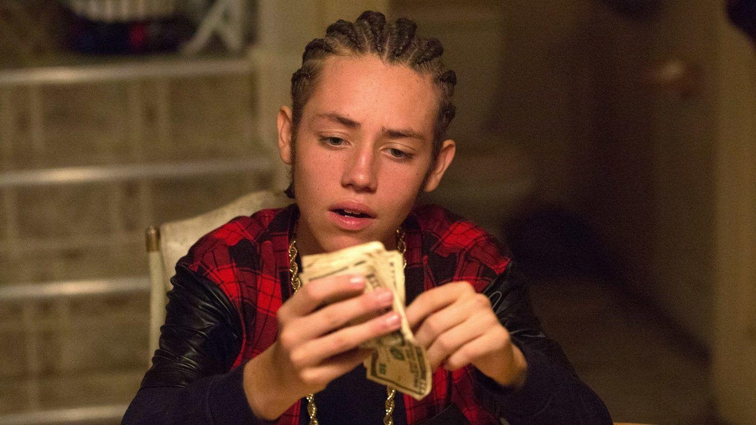 1500x850 Ethan Cutkosky Is One Shameless Basshead, Desktop