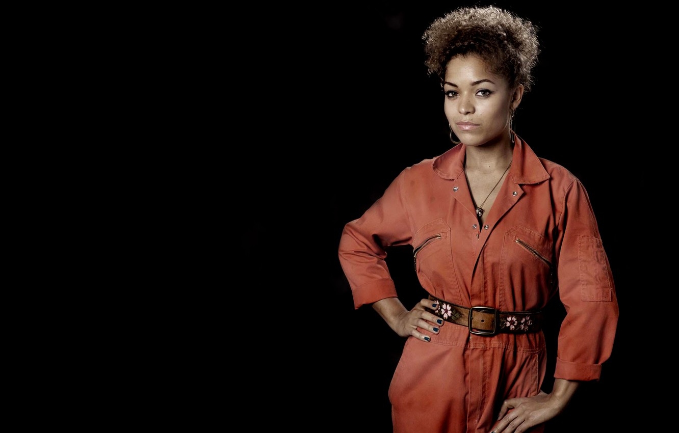 1340x850 Wallpaper girl, the dark background, scum, Anthony Thomas, Misfits, Antonia Thomas, Bad image for desktop, section фильмы, Desktop