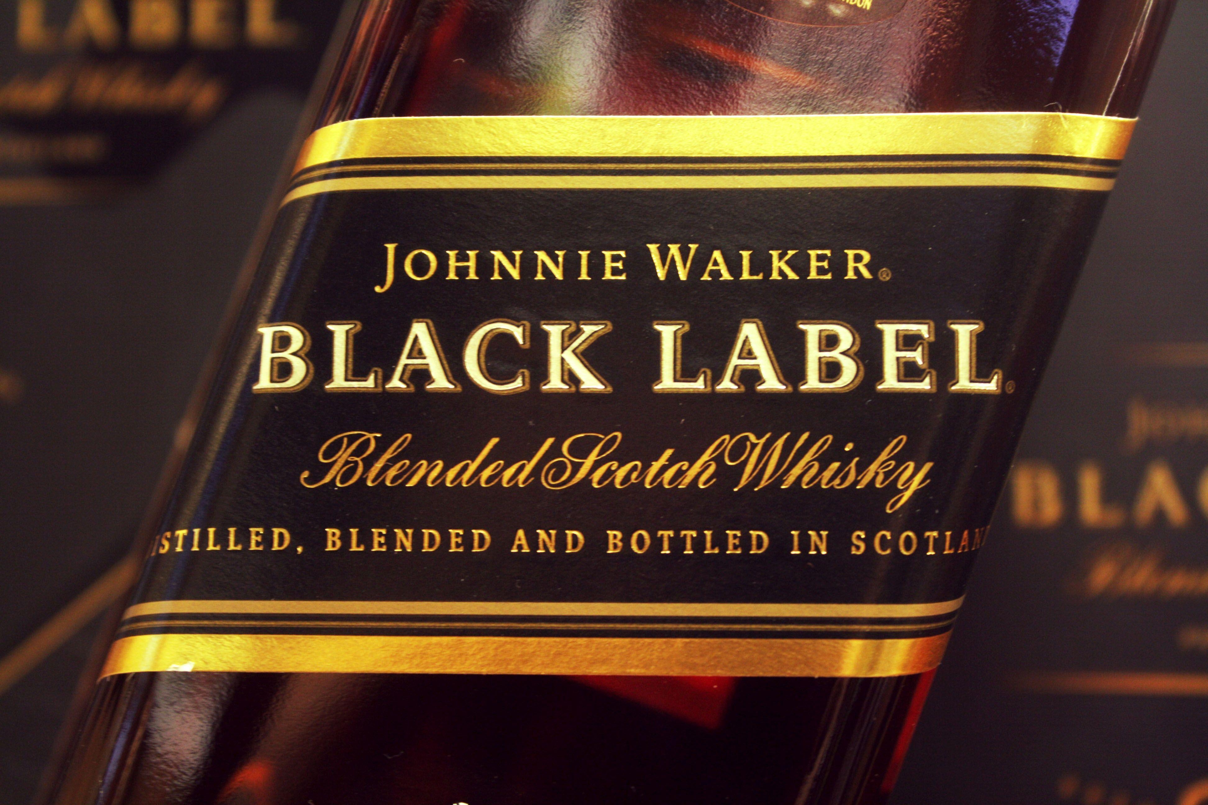 3890x2600 Whisky Johnny Walker Black Label Scotch Brand Wallpaper HD, Desktop