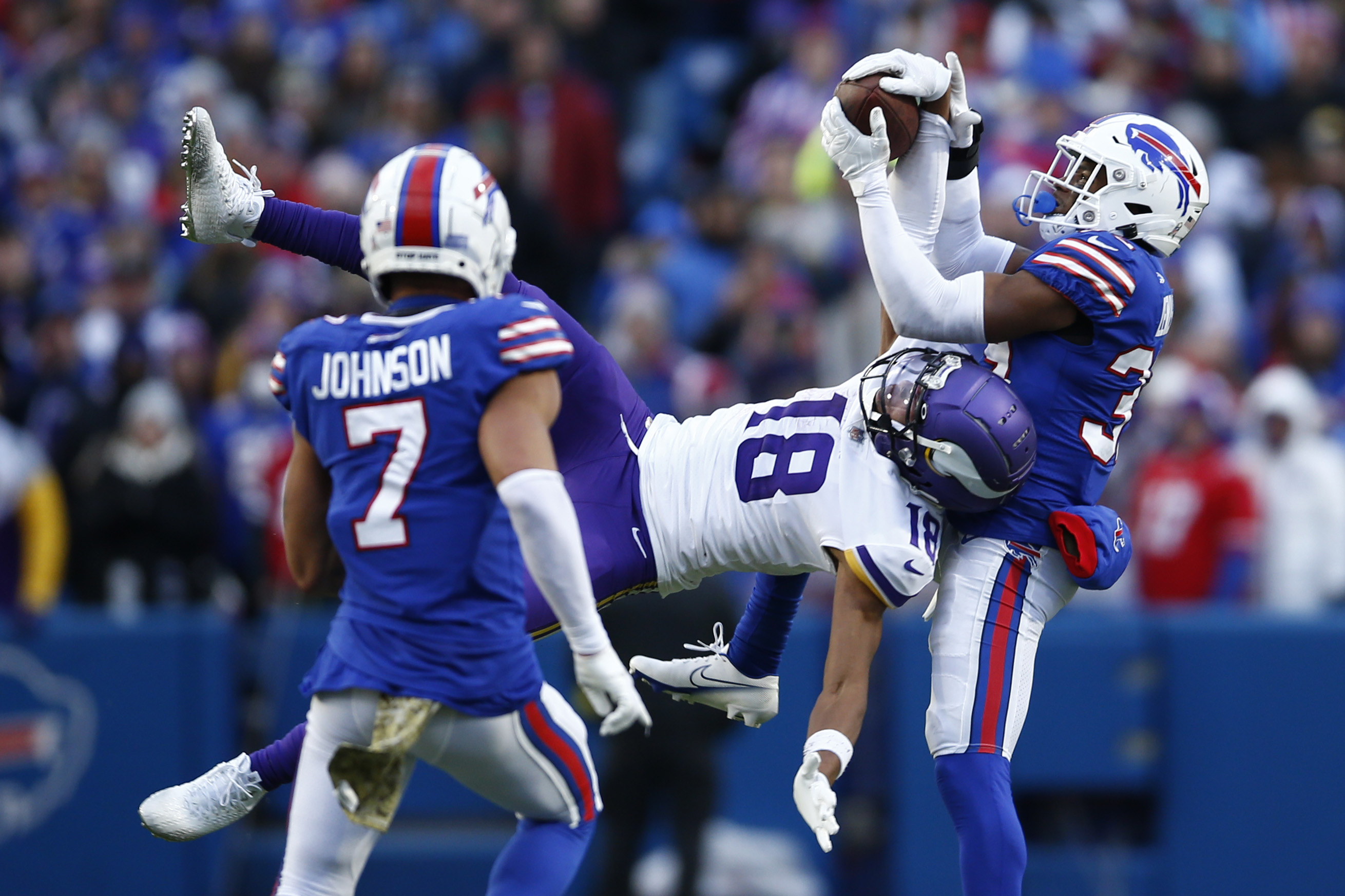 2620x1750 WATCH: Justin Jefferson makes 'catch of the year' against the Bills, Desktop