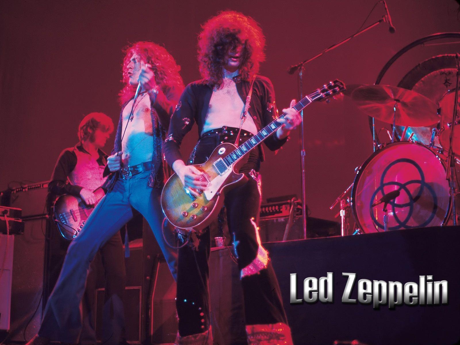 1600x1200 Led Zep in concert on stage. Page and Plant, Desktop