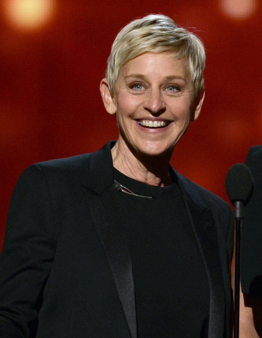 1100x1410 Picture of Ellen DeGeneres Of Celebrities, Phone