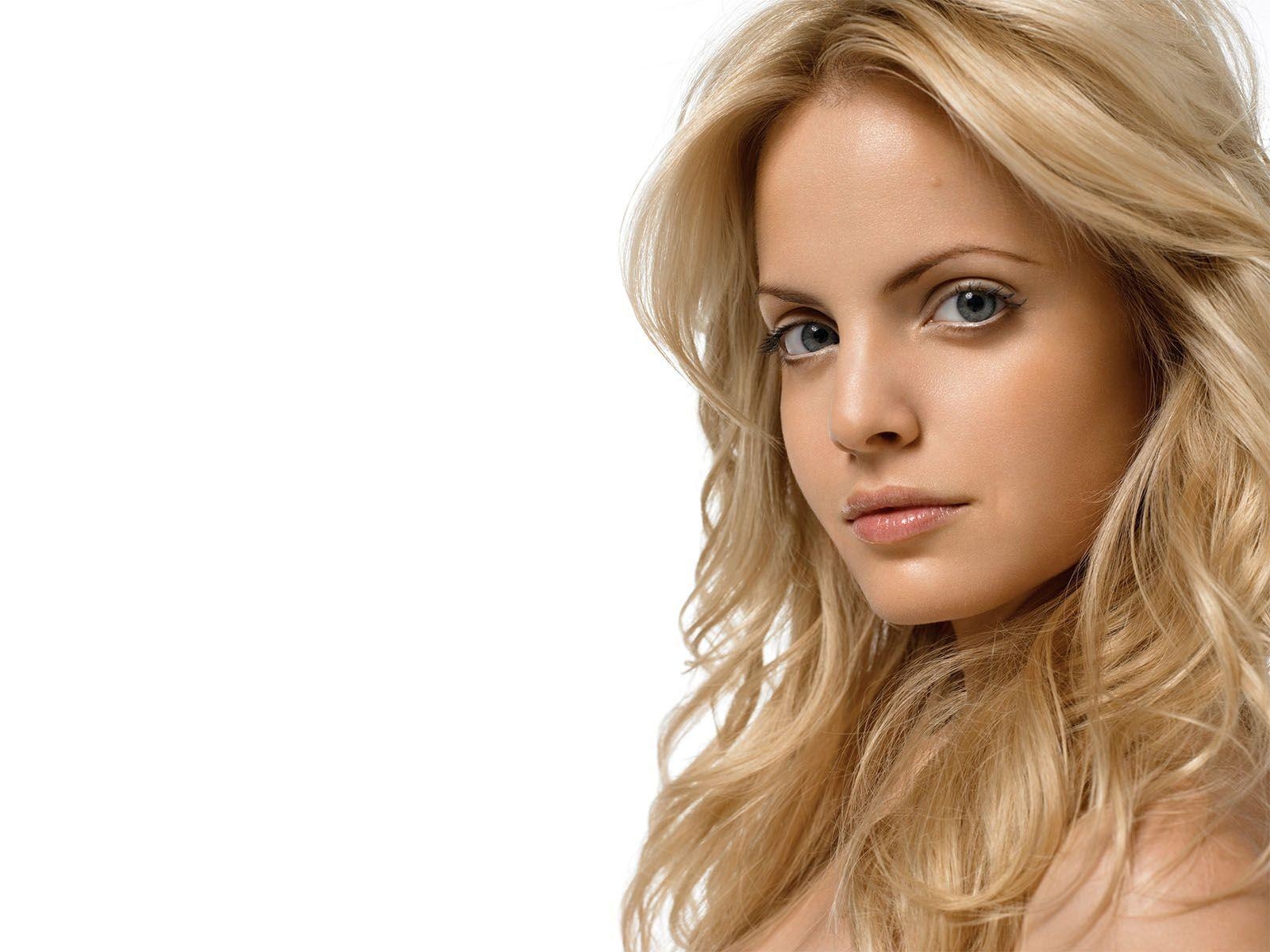1600x1200 Mena Suvari Wallpaper Wallpaper Inn, Desktop