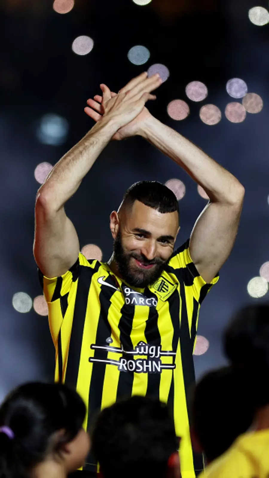 900x1600 Karim Benzema Receives Rapturous Welcome At Al Ittihad Club, Phone