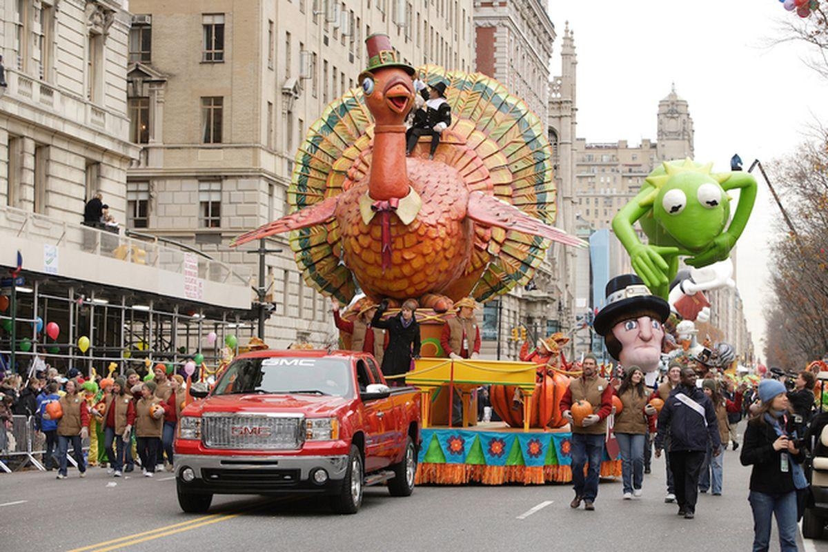 1200x800 Photos: Macy's Thanksgiving Day Parade floats from 1924 to today, Desktop