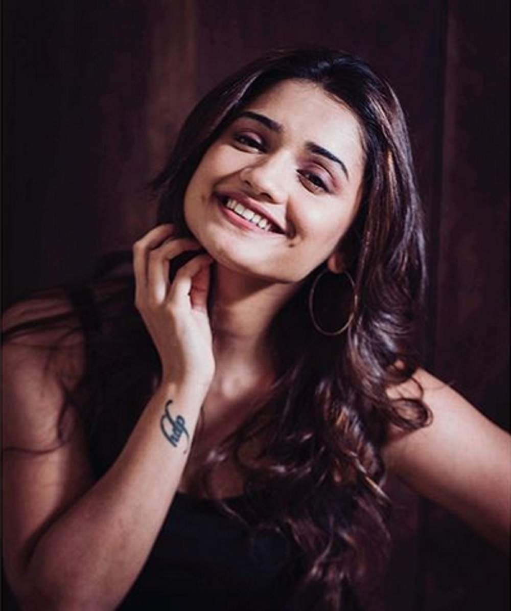 1000x1200 Hruta Durgule bags a lead role in her debut Marathi film. Marathi Movie News of India, Phone