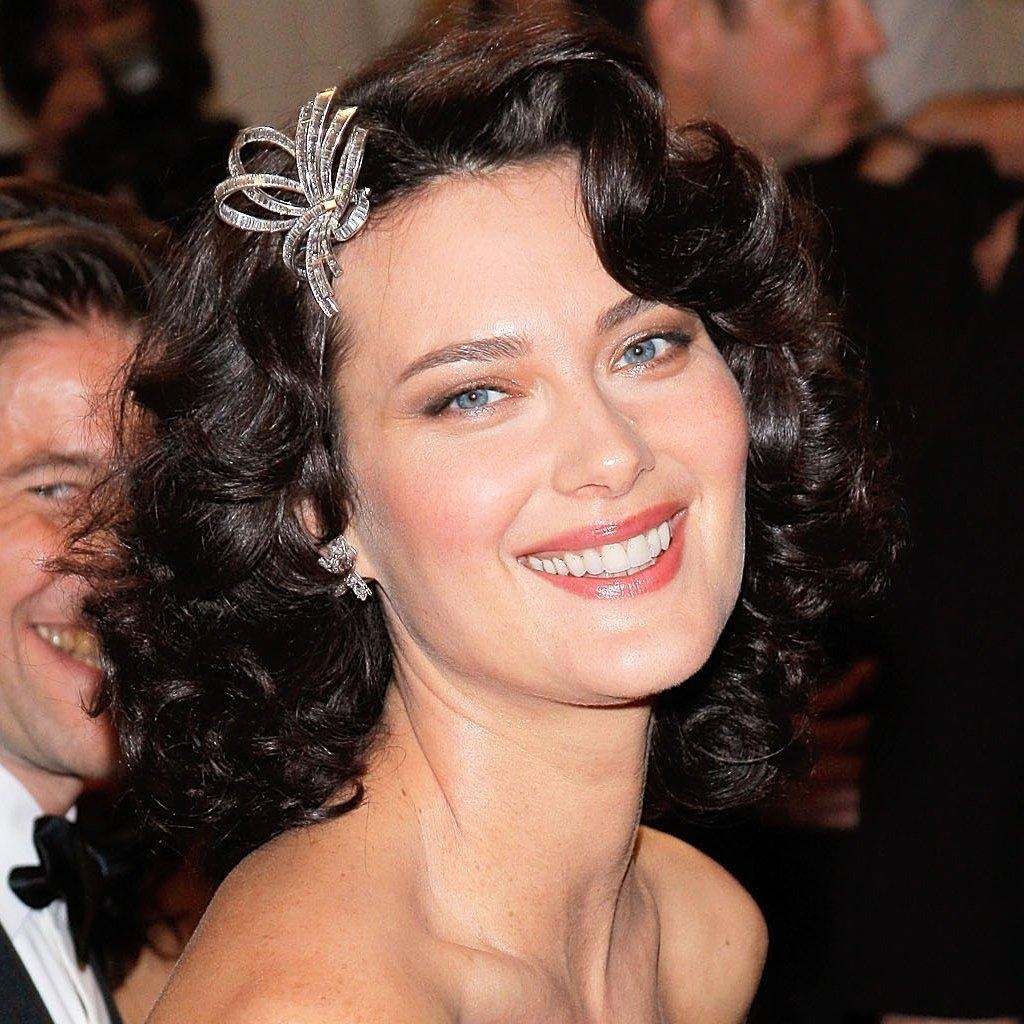 1030x1030 Shalom Harlow SMile, Phone