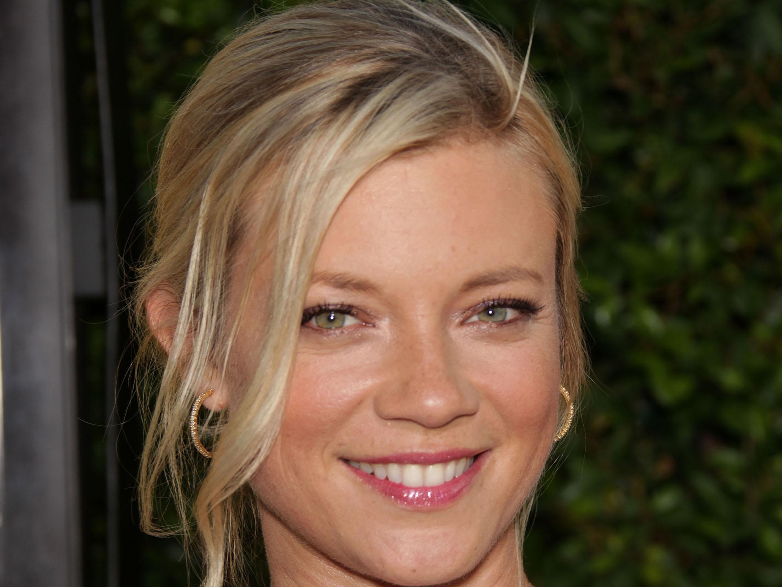 2560x1920 Amy Smart Smile HD Wallpaper Wallpaper Wallpaper, Desktop