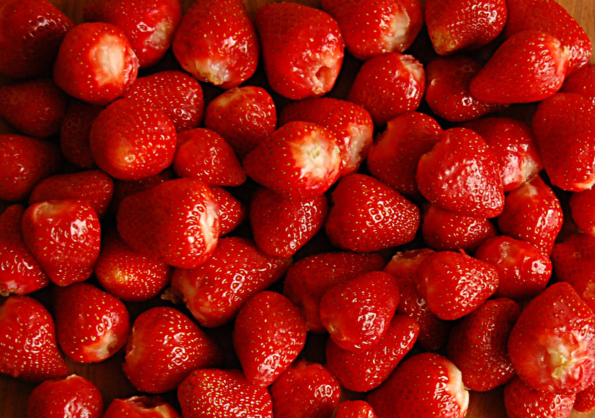 2000x1410 Strawberry HD Wallpaper, Desktop