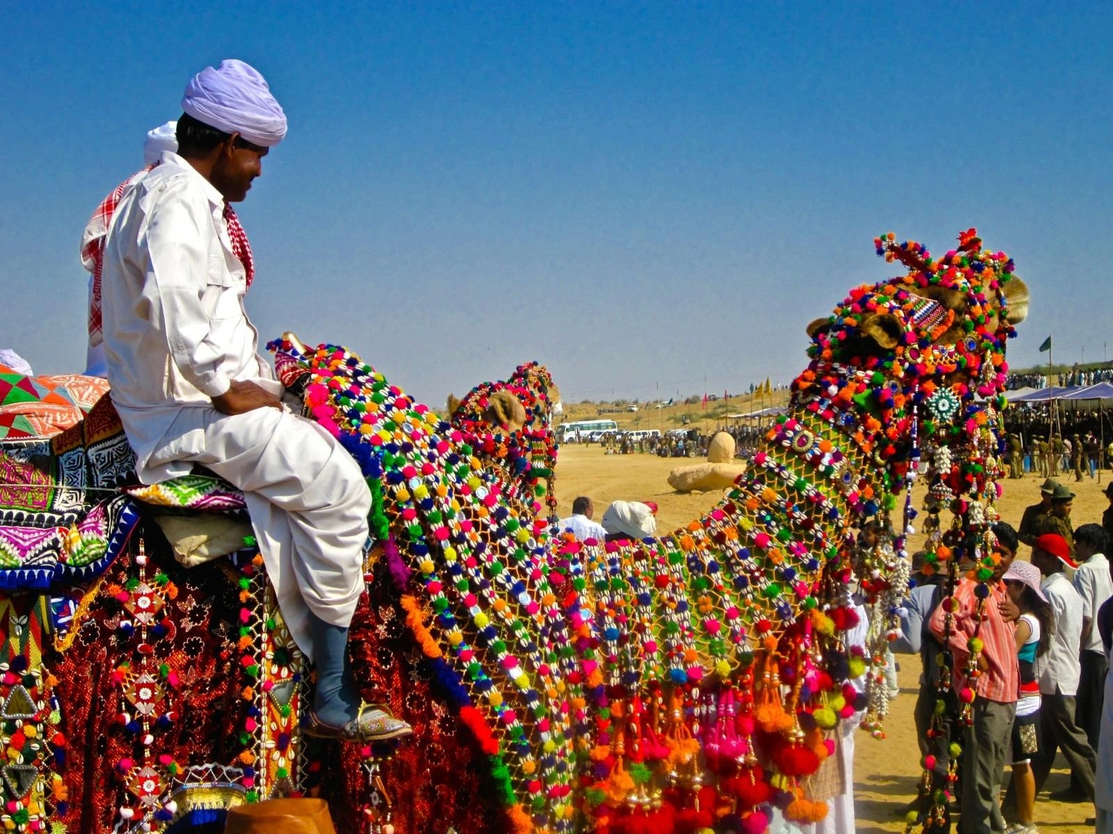 1600x1200 Jaisalmer Desert Festival by Rajasthan Tourism Development Corporation, Desktop