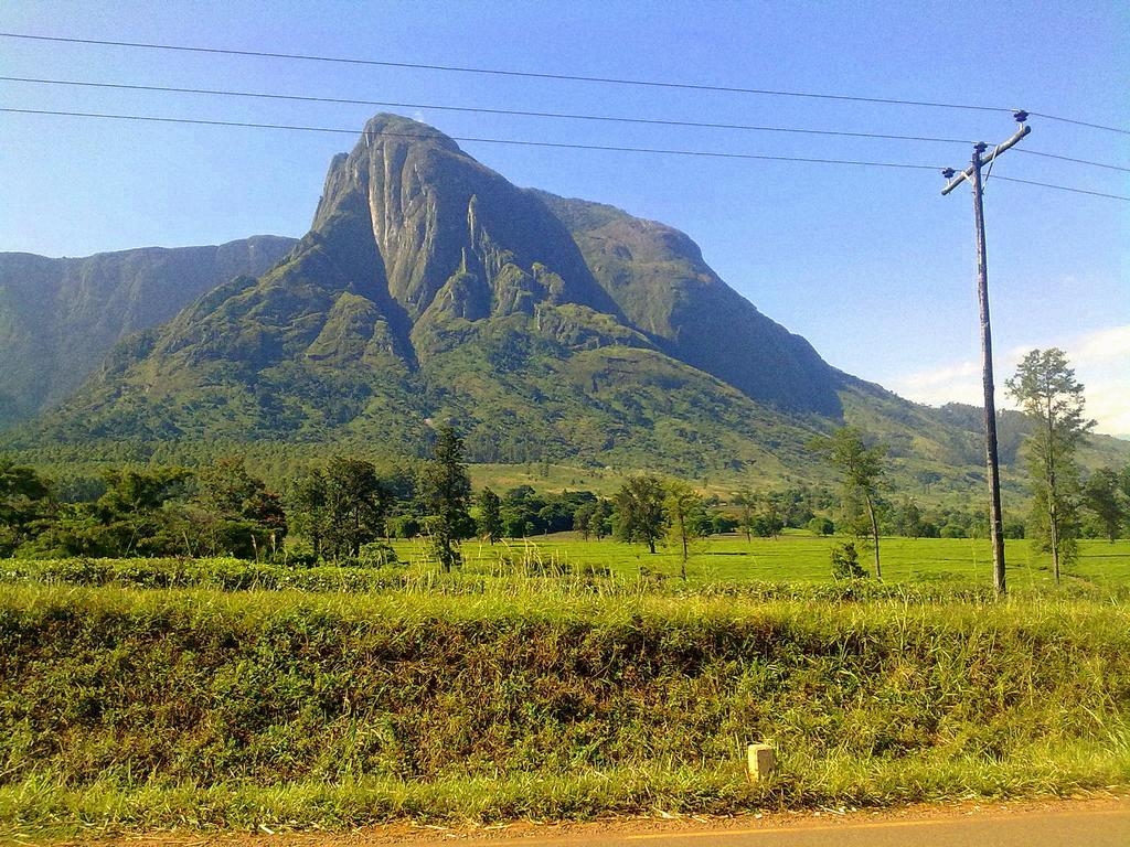 1030x770 Bakery in Mulanje, Malawi, Desktop