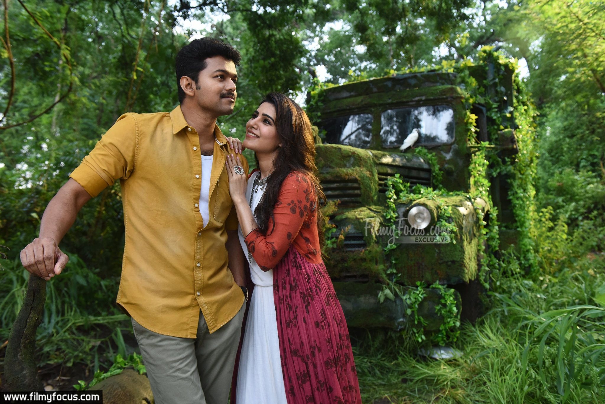 2050x1370 Adhirindhi Telugu Movie HD Stills. Vijay. Samantha, Desktop