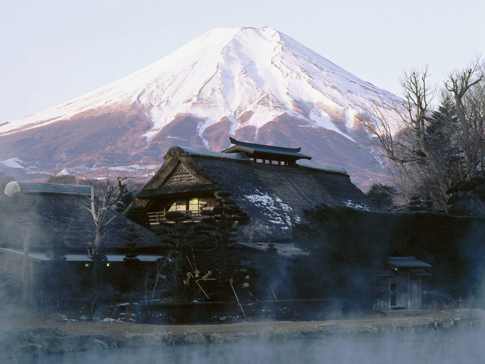 1600x1200 Mount Fuji Japan Travel photo and wallpaper, Desktop