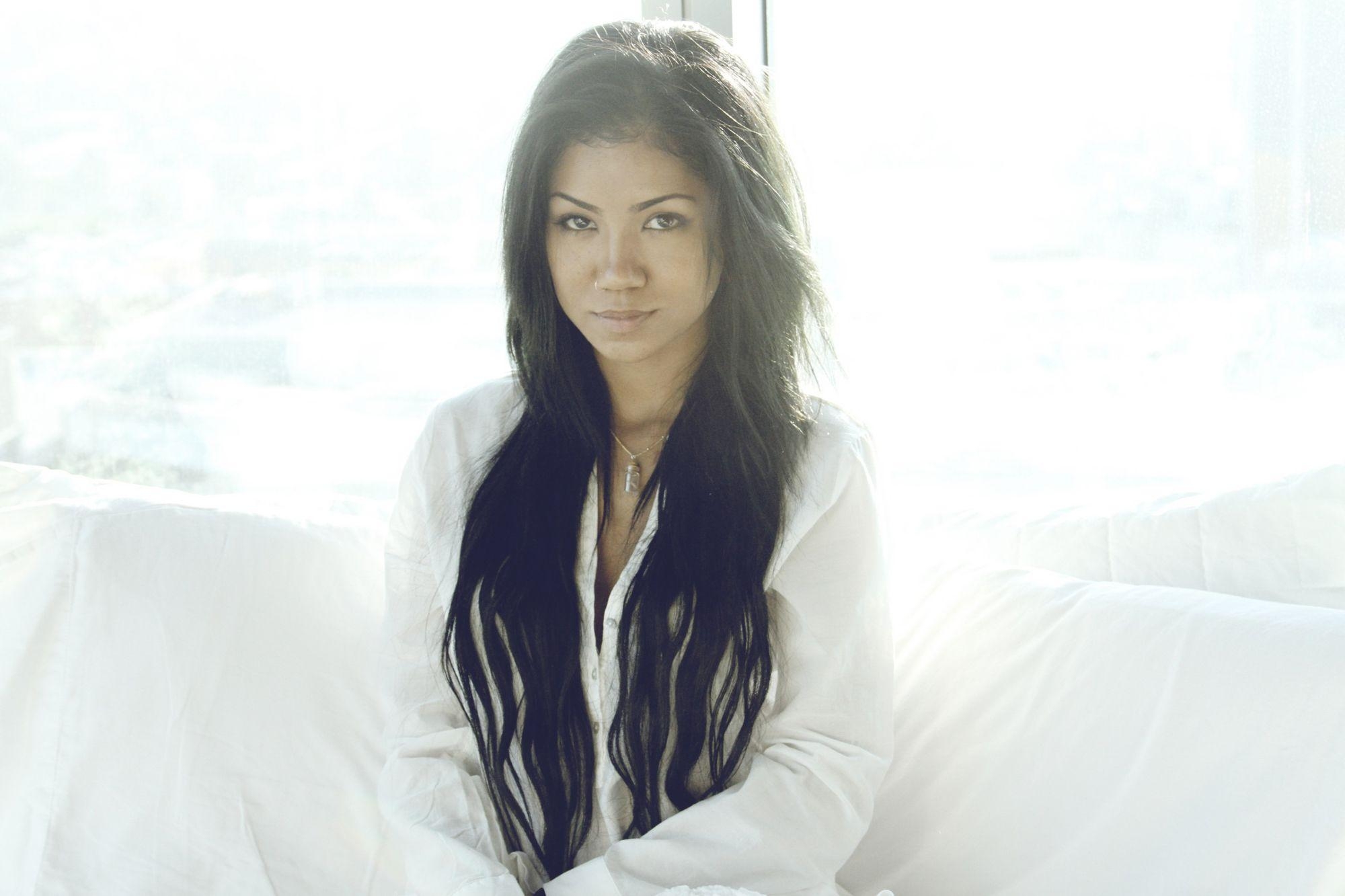 2000x1340 Jhené Aiko Makes 'Best R&B Song' GRAMMY History, Desktop