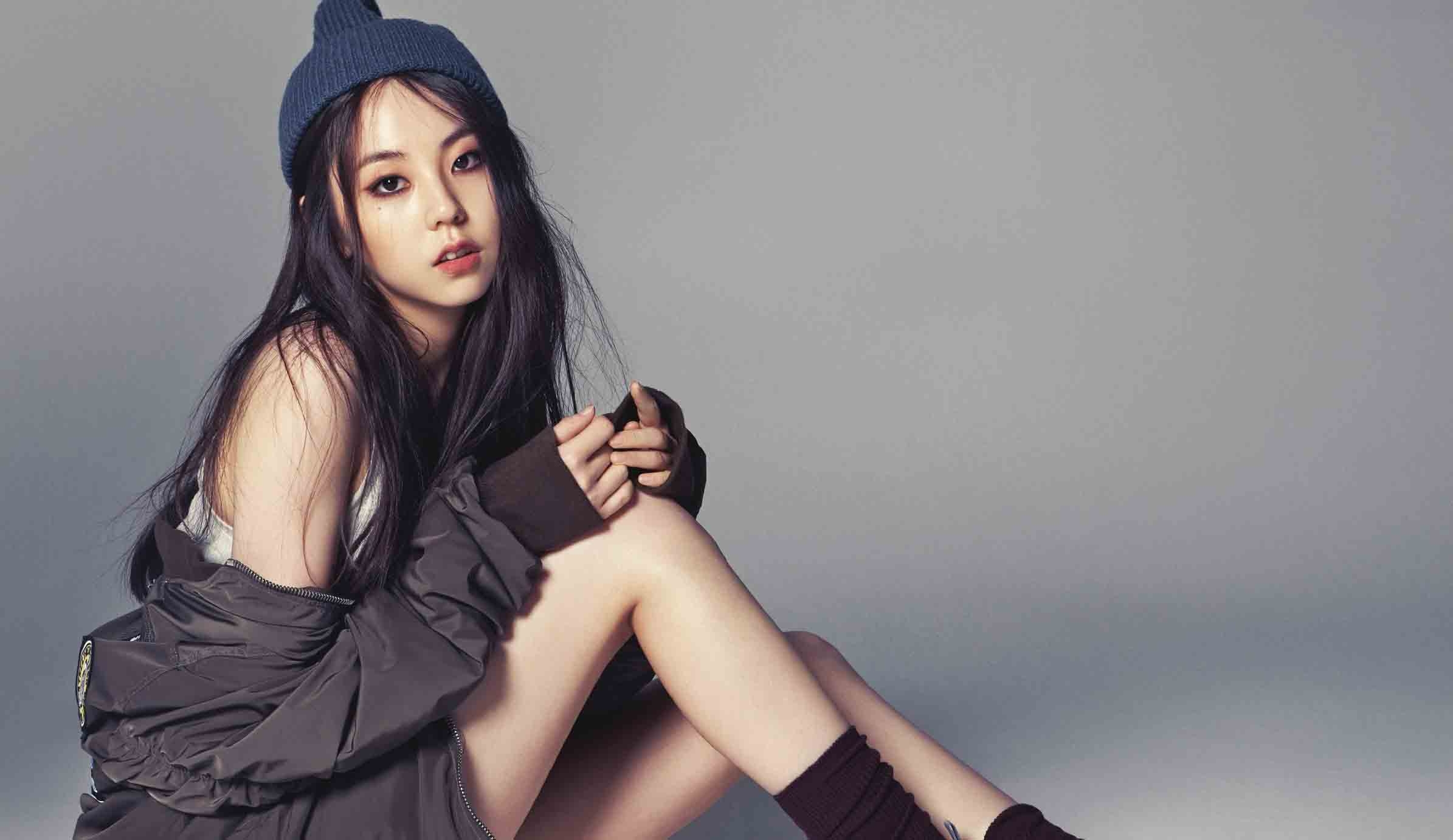 2390x1390 Let's Take a Look at Former Wonder Girls Member, Sohee, in Her, Desktop