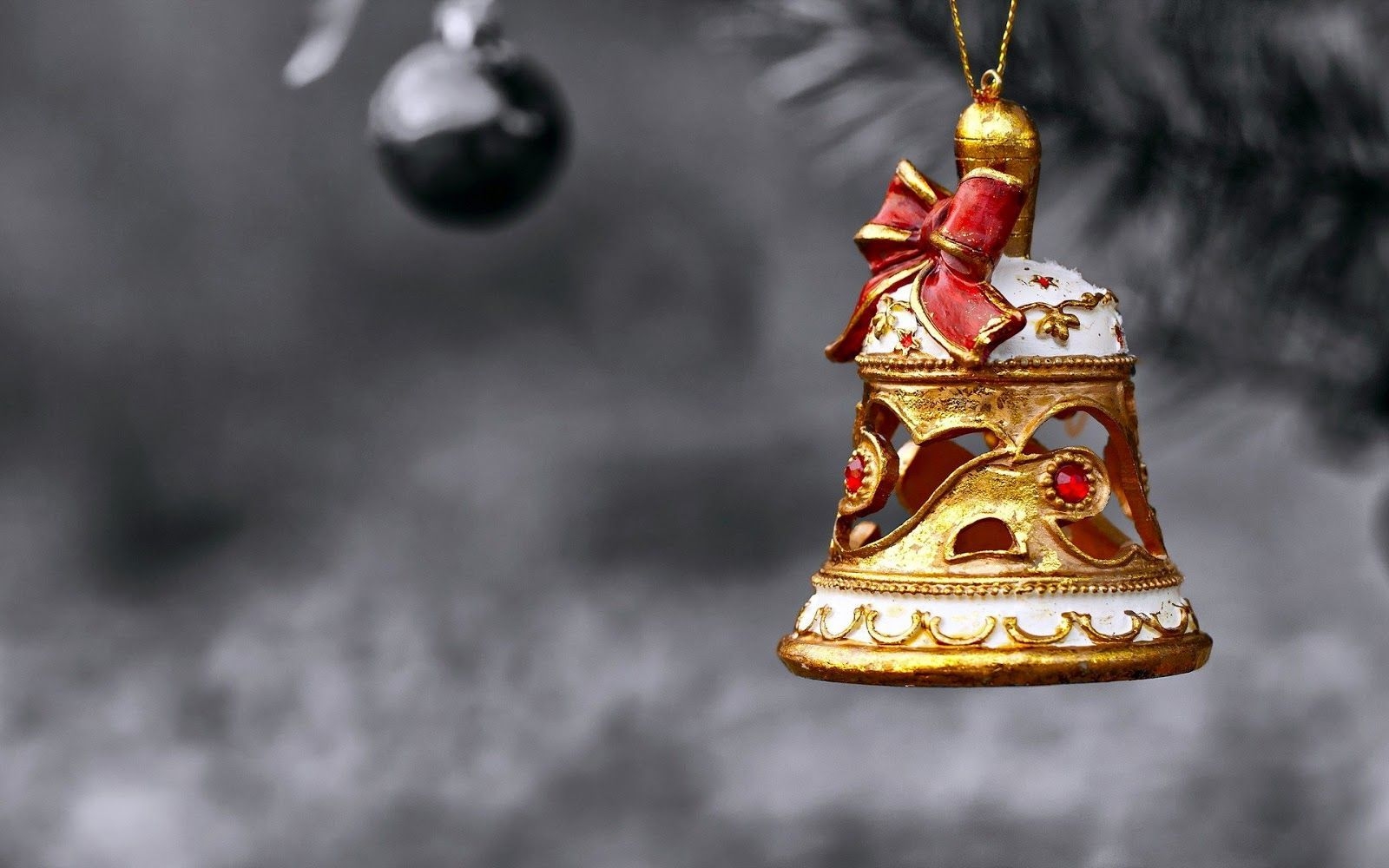 1600x1000 Christmas Bells. Christmas Bell Closeup Focus Photography Tumblr Wallpaper Hd. Christmas Jingles, Christmas Bells, Christmas Wood, Desktop