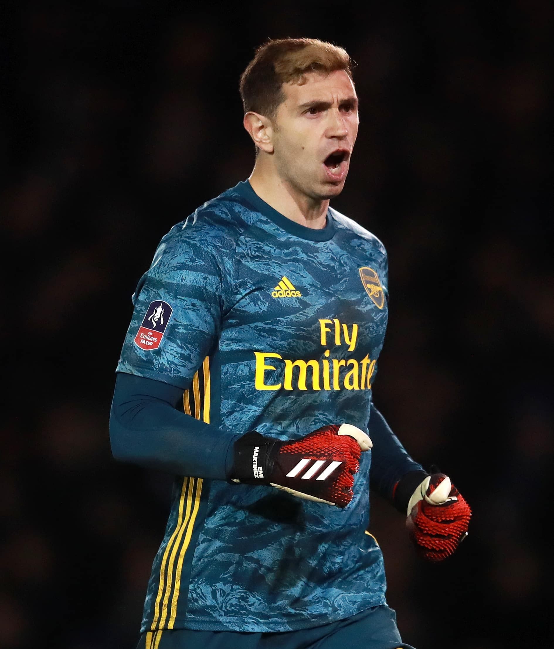 1890x2220 Con Emiliano Martínez, Arsenal venció a Portsmouth y sigue adelante en la FA Cup Sports. Arsenal, Portsmouth, Futbol internacional, Phone